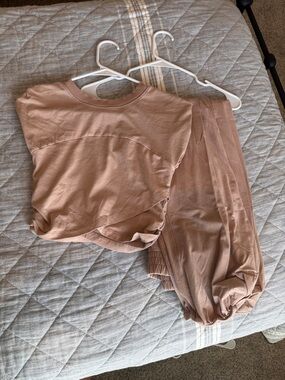 Free people Movement Hot Shot Crossover Set, tan size XS
